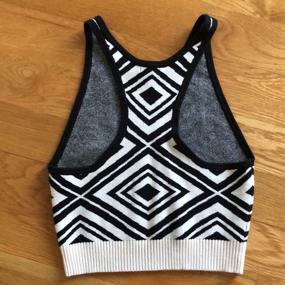 Black and Cream Sweater Vest Crop Top Size Medium - Picture 5 of 5